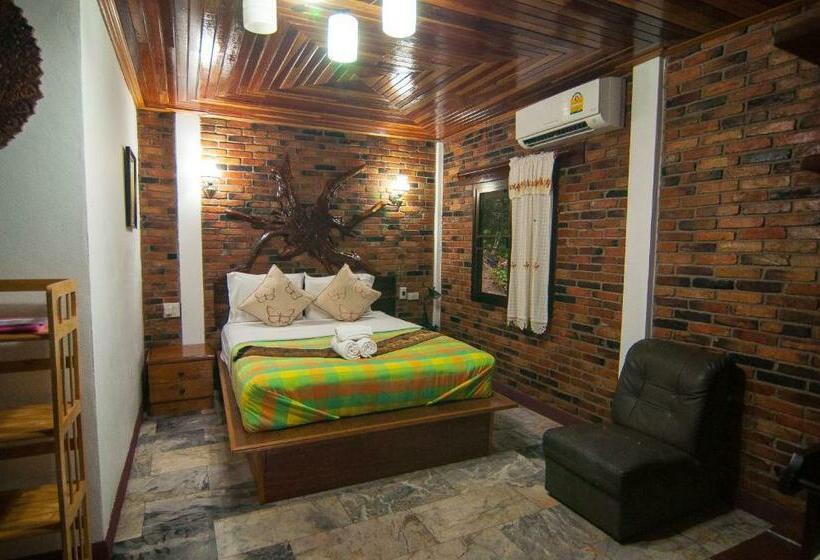 بنجلو قياسى, Khaosok Las Orquideas Resort