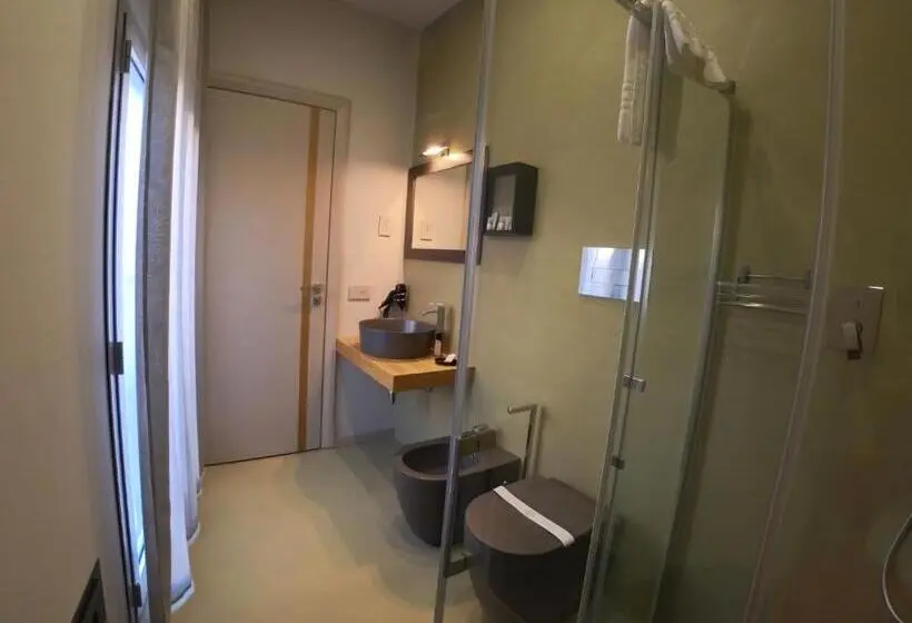 デラックススタジオ, Atenea Palace Rooms