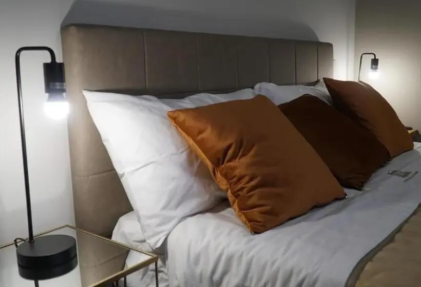 デラックススタジオ, Atenea Palace Rooms