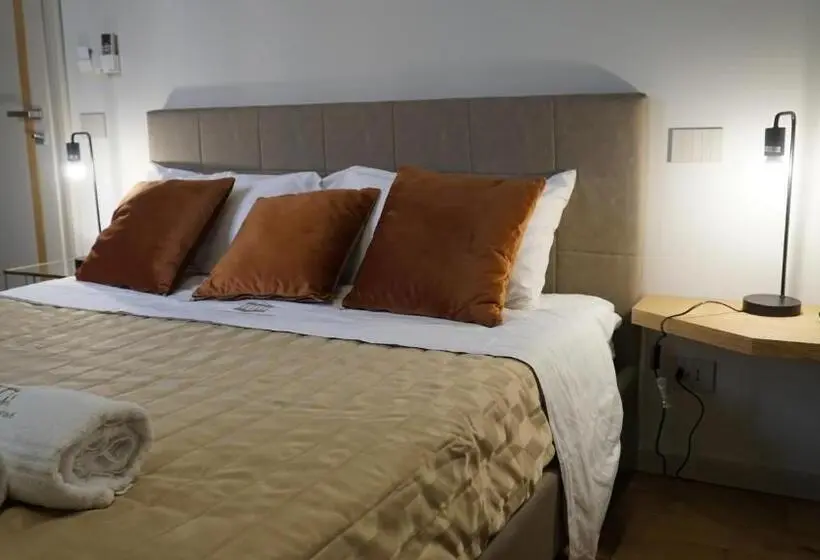 デラックススタジオ, Atenea Palace Rooms