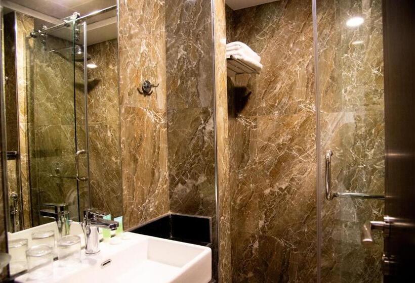 デラックストリプルルーム, Garden City Hotel Dubai