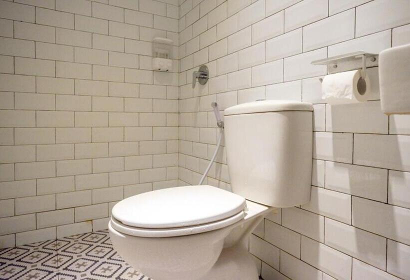 Номер Superior, Reddoorz Plus @ Losari Makassar