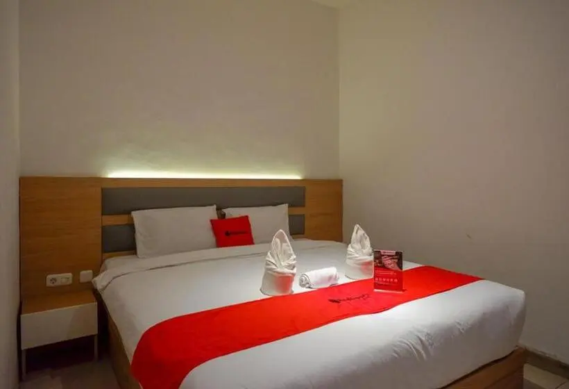 デラックスルーム, Reddoorz Plus @ Losari Makassar
