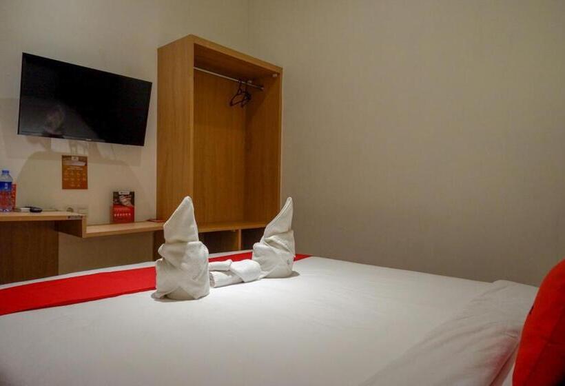 Номер Deluxe, Reddoorz Plus @ Losari Makassar