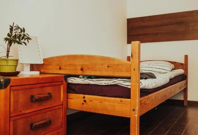 Standard Yhden Hengen Huone Jaettu Kylpyhuone, Noclegi Na Słowackiego 6