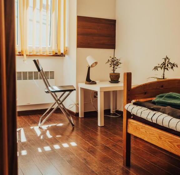 غرفة قياسية فردية حمام مشترك, Noclegi Na Słowackiego 6