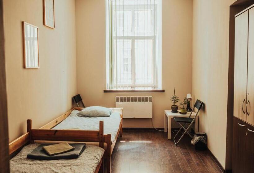 غرفة إقتصادية, Noclegi Na Słowackiego 6