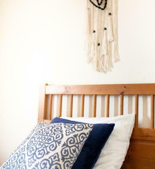 스탠다드 싱글 룸, Lemoniada