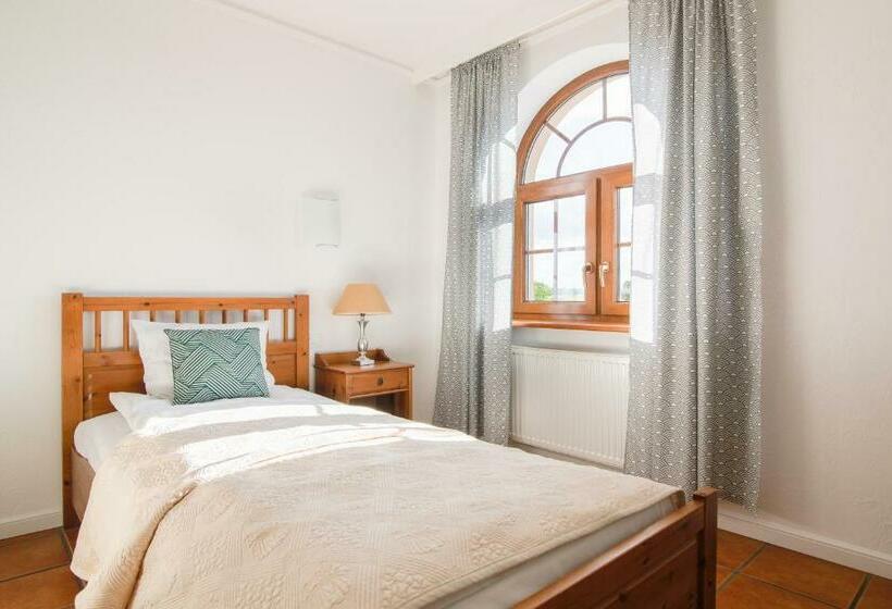 스탠다드 싱글 룸, Lemoniada