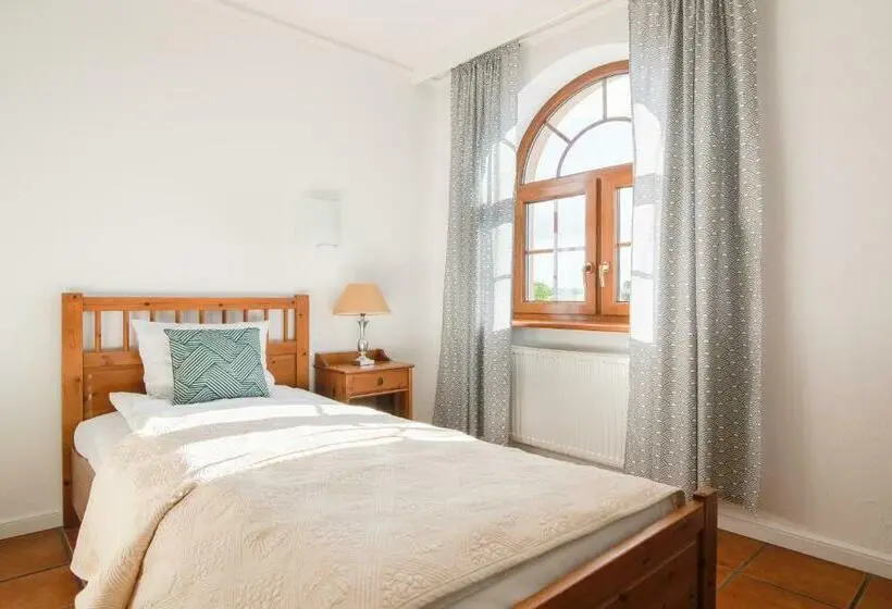 Standard Yhden Hengen Huone, Lemoniada