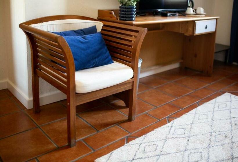 스탠다드 룸 킹사이즈 침대, Lemoniada