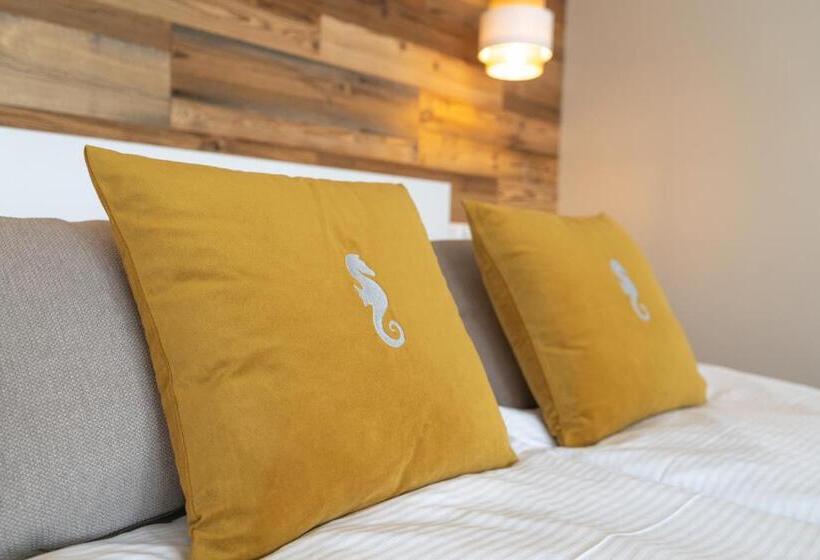 スタンダードスタジオ, Konik Morski