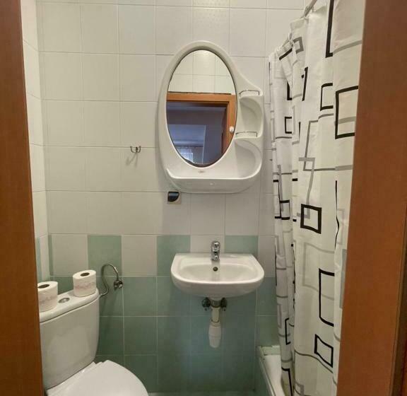 Quarto Triplo Estandar, Pokoje Gościnne Estera