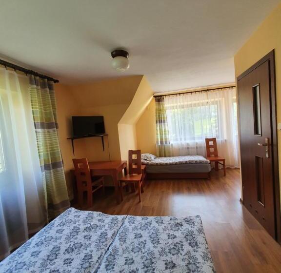 اتاق استاندارد سه تخته با بالکن, Willa Szafran