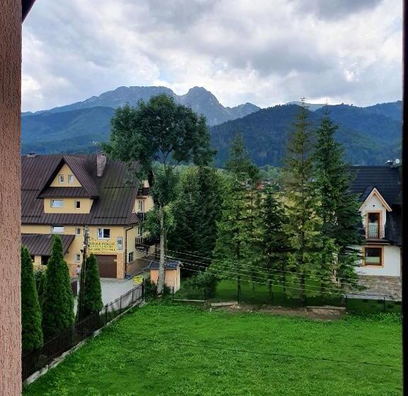 اتاق استاندارد سه نفره, Willa Szafran