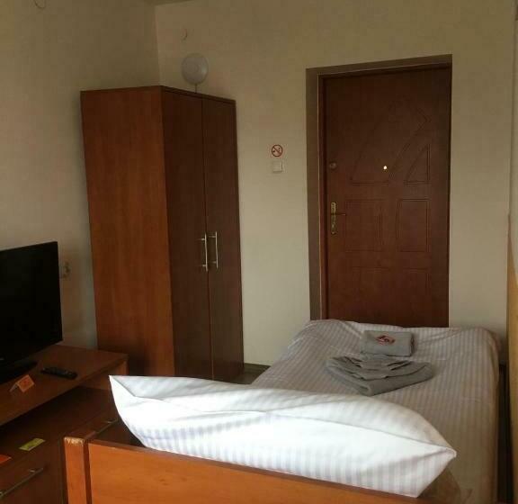 싱글 기본룸, Noclegi Wałbrzych Pokoje Konrad