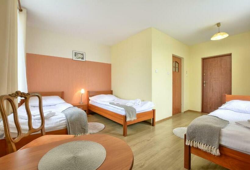 스탠다드 트리플 룸, Noclegi Wałbrzych Pokoje Konrad
