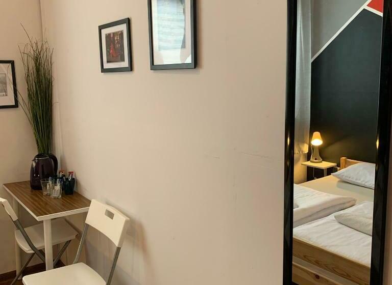 غرفة قياسية سرير كينج, Viki Kazimierz