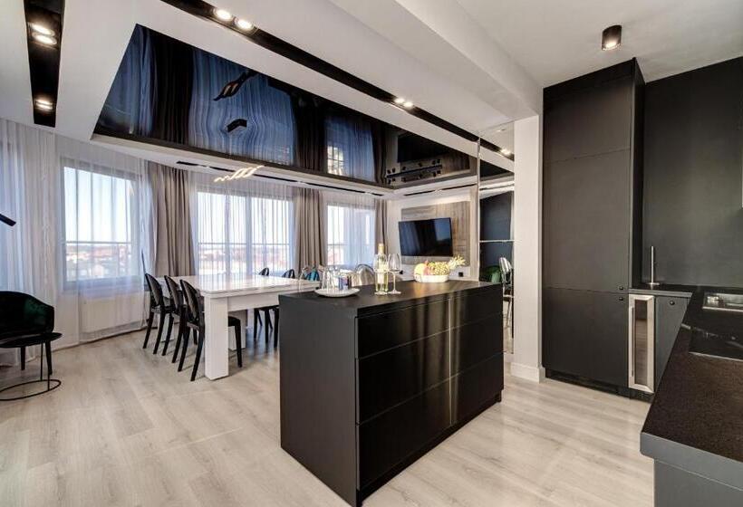 阁楼房, Apartamenty Rondo