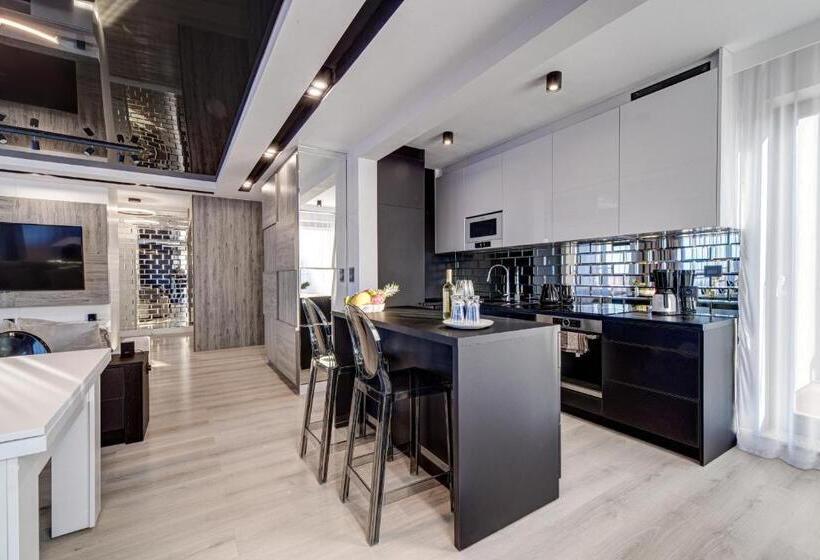 阁楼房, Apartamenty Rondo