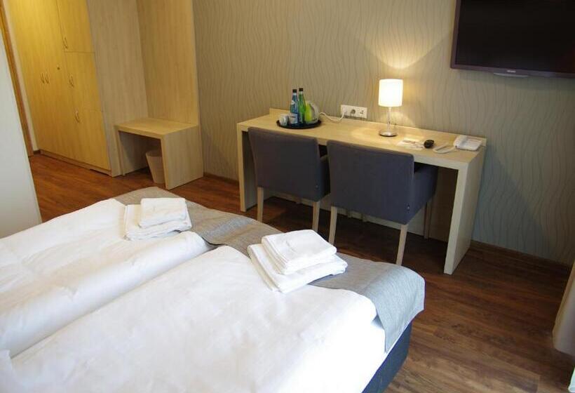 اتاق استاندارد, Uniejów