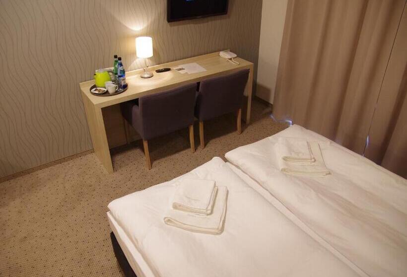 اتاق استاندارد, Uniejów