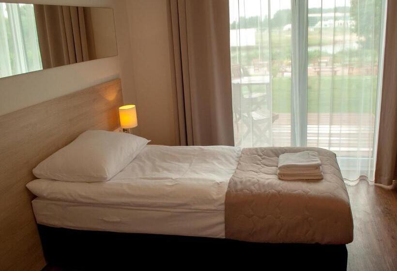 اتاق استاندارد یک نفره, Uniejów