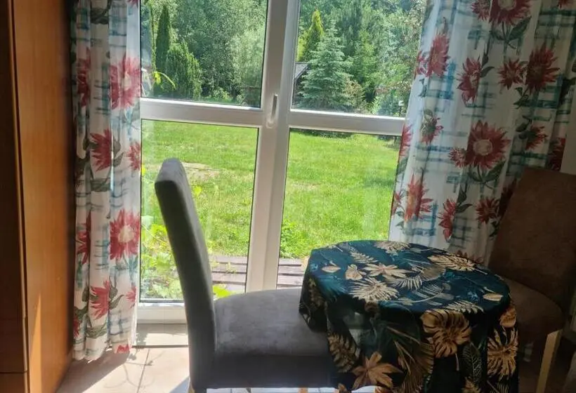 Classic Kolmen Hengen Huone, Mazurski Kubryk