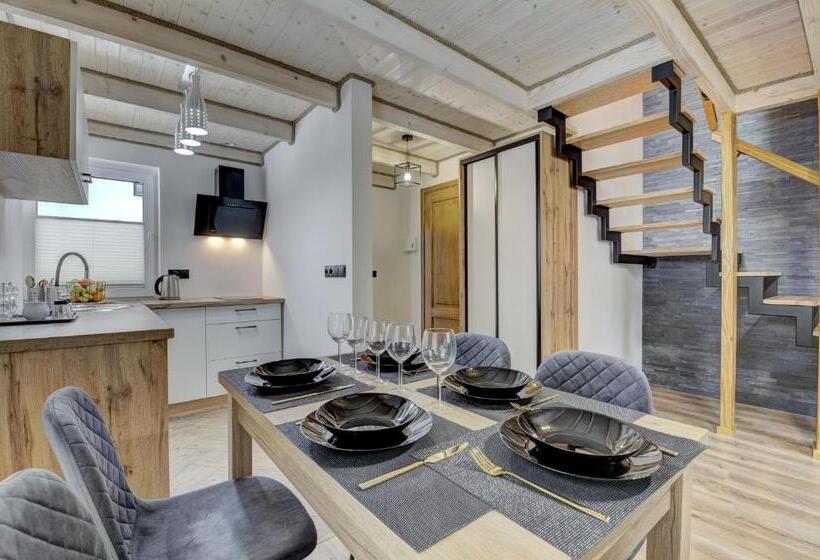 בקתת חדר, Willa Rynek