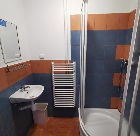 חדר אקונומי, Straszny Dwór