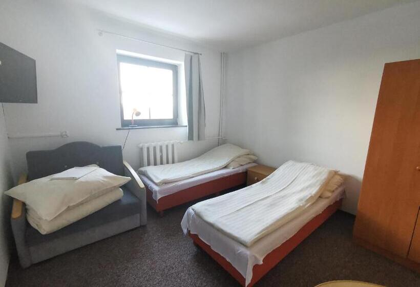 חדר אקונומי, Straszny Dwór