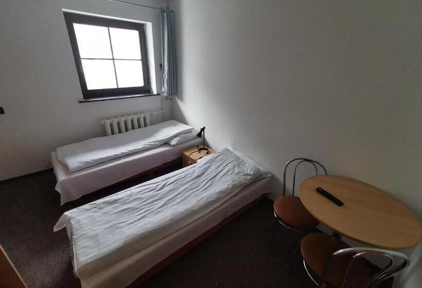 חדר סטנדרט, Straszny Dwór