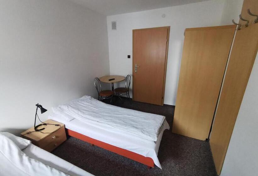 חדר סטנדרט, Straszny Dwór