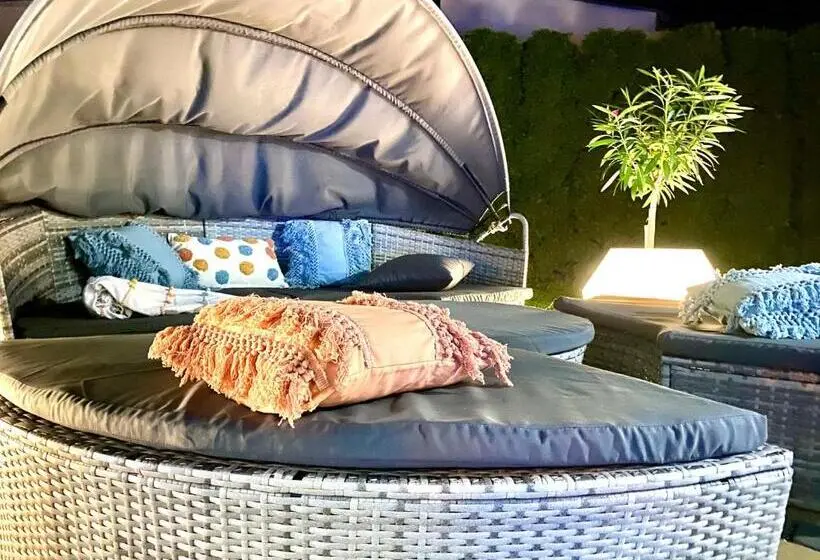 スタンダードスタジオ, Apartamenty I Pokoje „pod Jedynką”