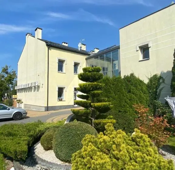 スタンダードスタジオ, Apartamenty I Pokoje „pod Jedynką”