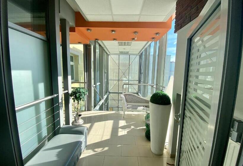 استودیوی استاندارد, Apartamenty I Pokoje „pod Jedynką”