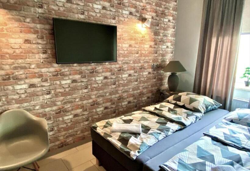 استودیوی استاندارد, Apartamenty I Pokoje „pod Jedynką”