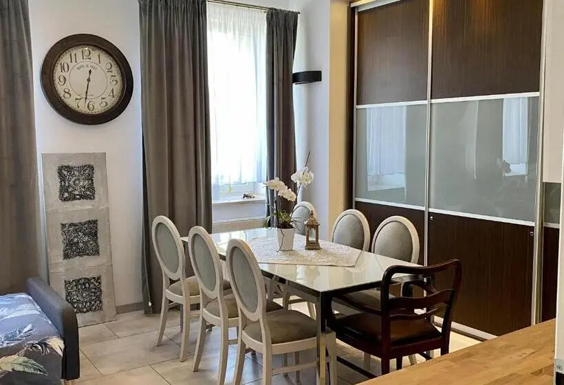 １ベッドルームアパートメント, Apartamenty I Pokoje „pod Jedynką”