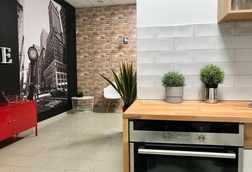 استودیوی استاندارد, Apartamenty I Pokoje „pod Jedynką”