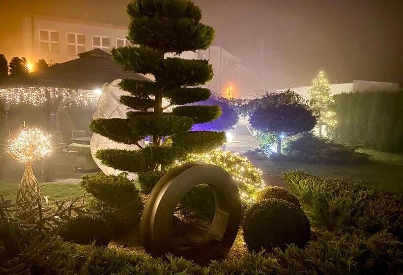 استودیوی استاندارد, Apartamenty I Pokoje „pod Jedynką”