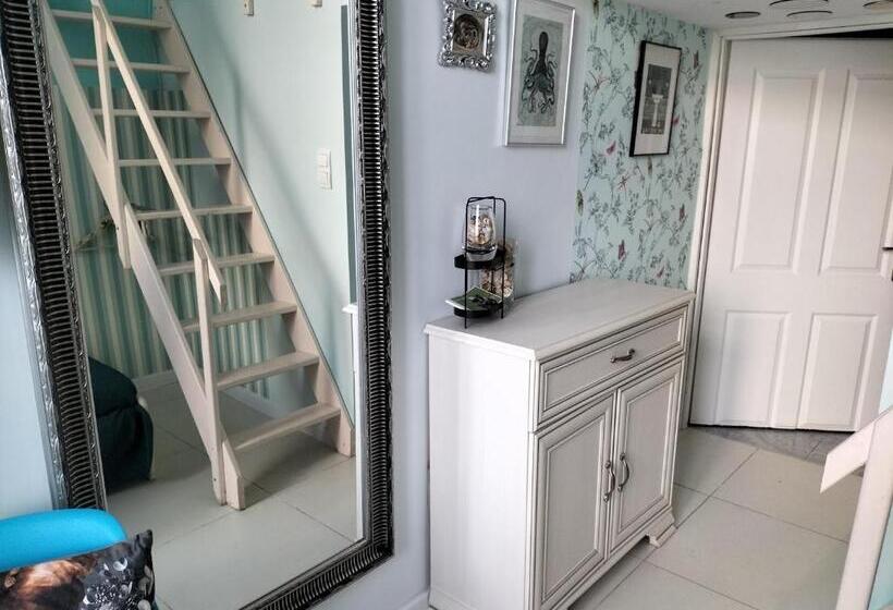 اتاق استاندارد سه نفره, Dobranoc