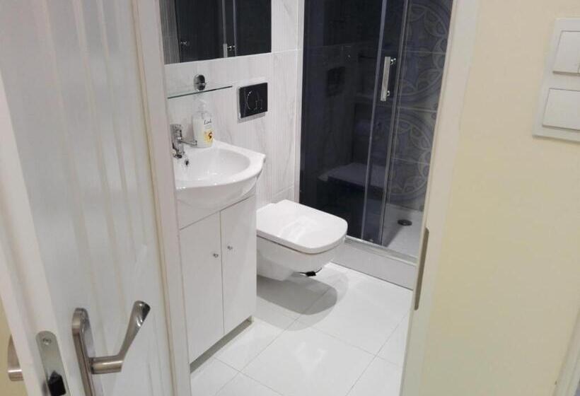 اتاق استاندارد سه نفره, Dobranoc