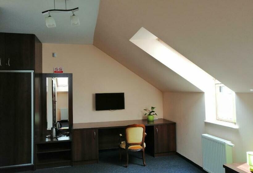 スタンダードトリプルルーム, Pokoje Gościnne Z łazienkami