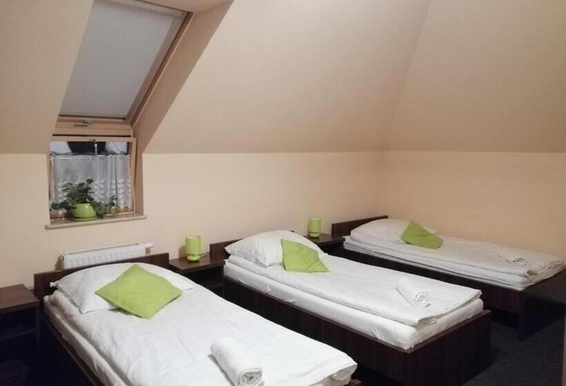 スタンダードトリプルルーム, Pokoje Gościnne Z łazienkami