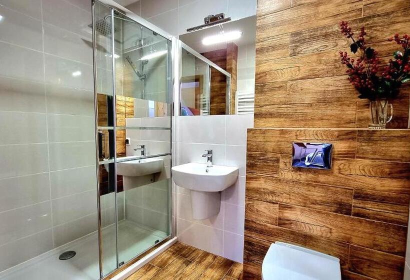 اتاق لوکس با بالکن, Rezydencja Barrettski