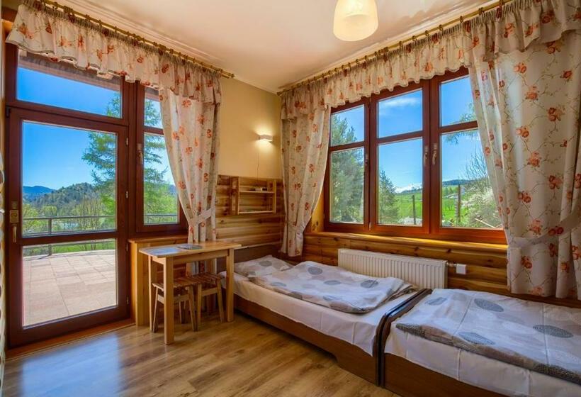 غرفة قياسية رباعية, Schronisko Pttk Trzy Korony