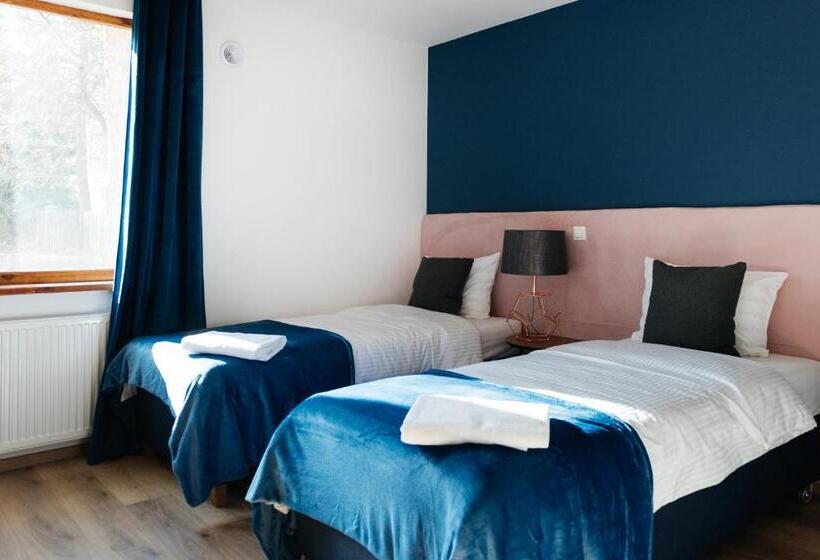 غرفة قياسية ثلاثية, Villa Lulu Piaseczno