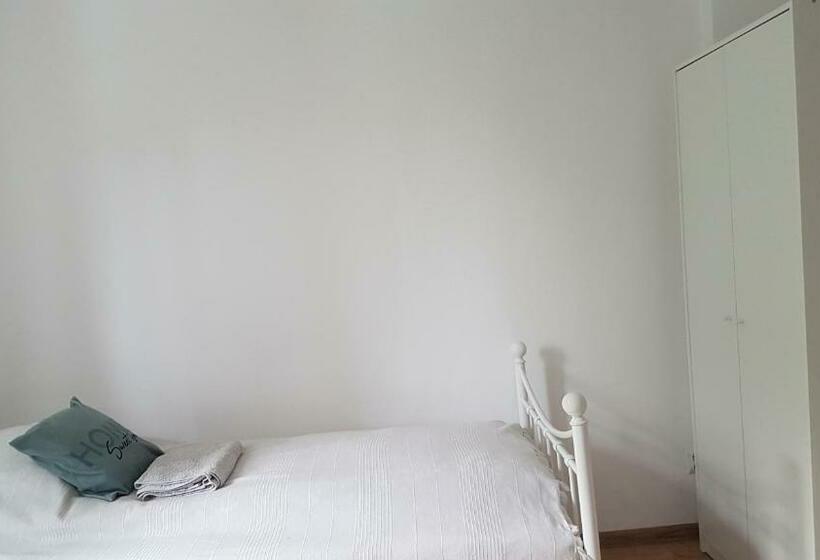 스탠다드 룸, Dom O Niebieskich Okiennicach