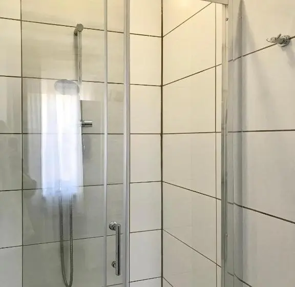 Economy-huone, Noclegi Jachtklub Elbląg