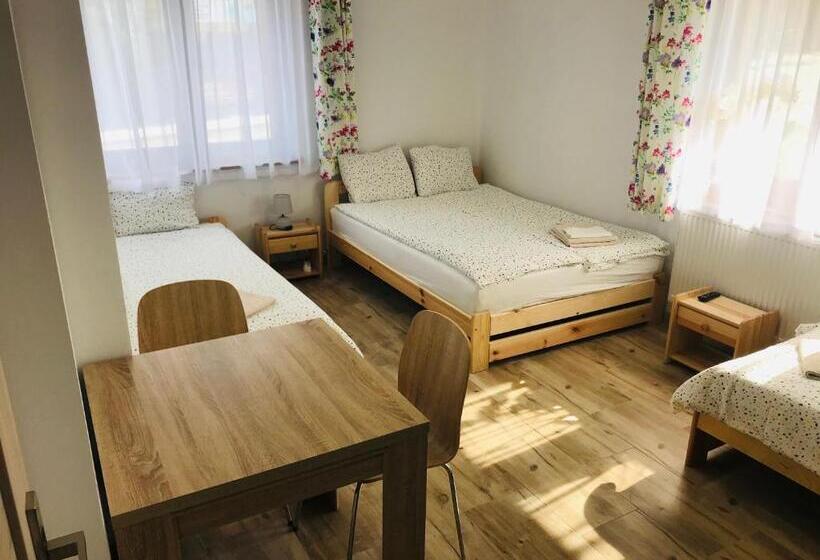 スタンダード4人部屋, Pokoje Gościnne Lena